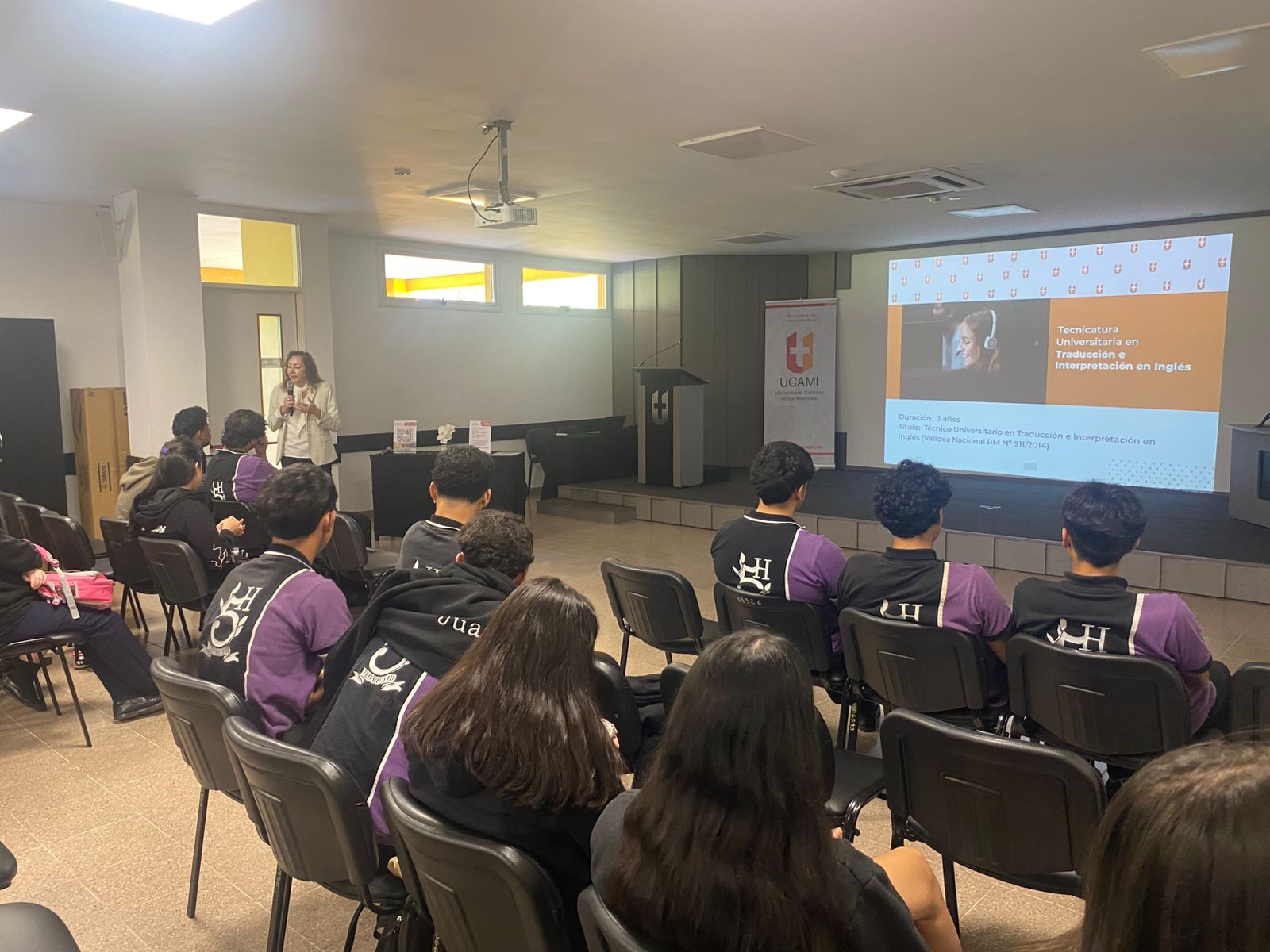 Estudiantes del instituto visitaron la UCAMI en una jornada de orientación vocacional